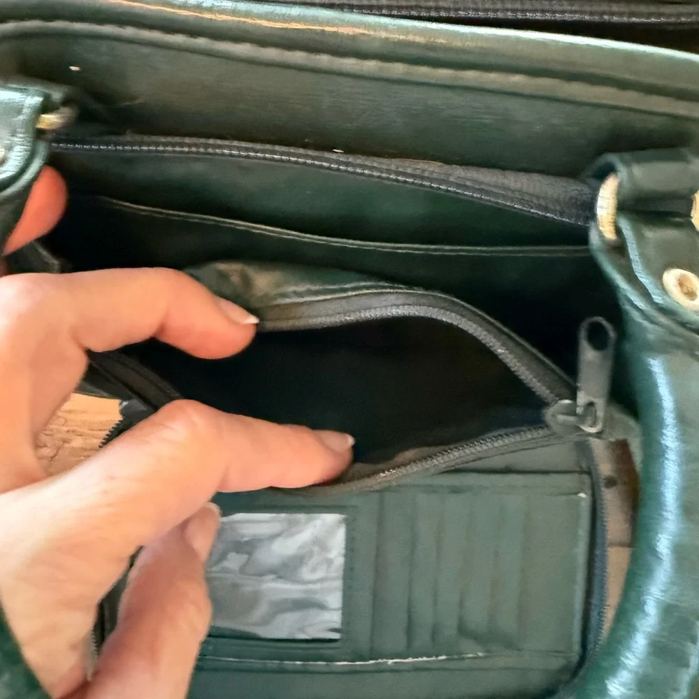 Koltov green leather vintage Crossbody handbag - Picture 3 of 11